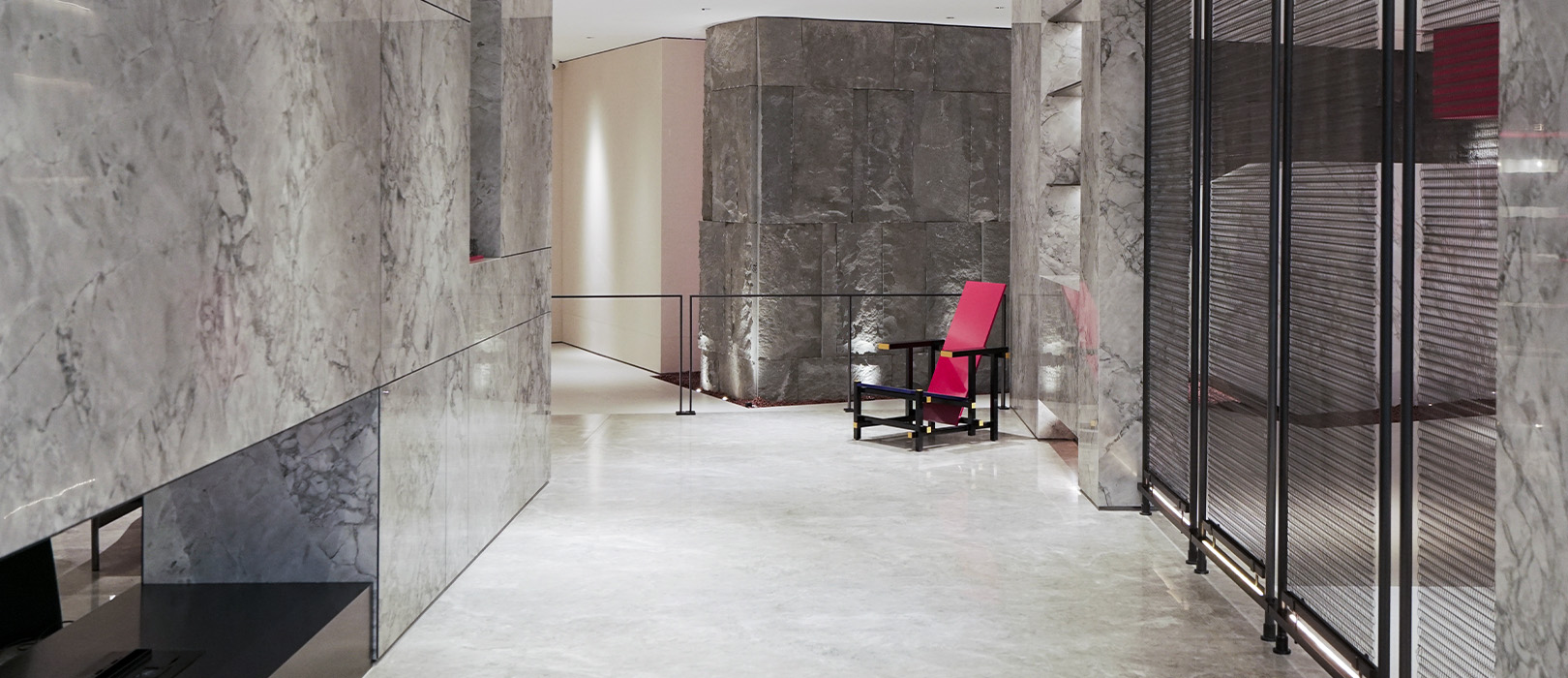 MOREROOM STONE large-format slab showcasing natural aesthetics in contemporary interiors